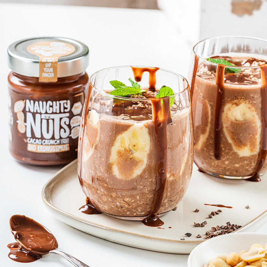 Vegane Overnight-Oats mit Naughty Nuts BIO Erdnussmus Cacao Crunch