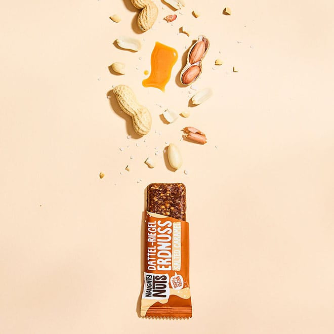 Bio Dattel-Riegel Erdnuss Salted Caramel mit Erdnüssen und Karamell-Tropfen